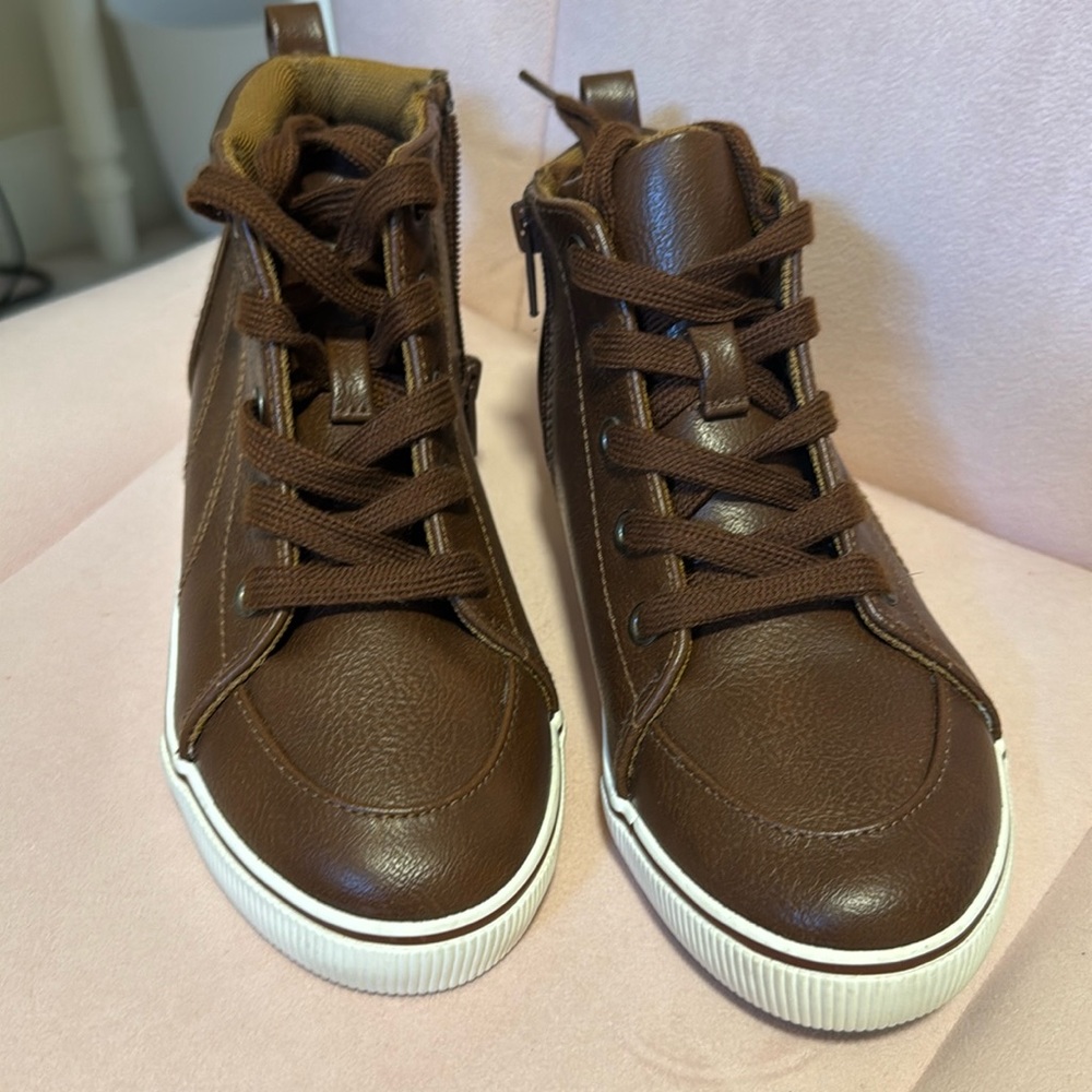 Cat and Jack Leather Mid Top